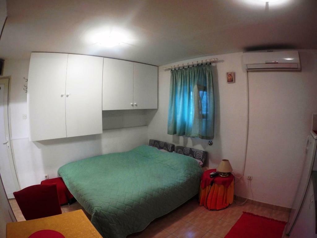 Mini Studio Apartment Split Exterior photo
